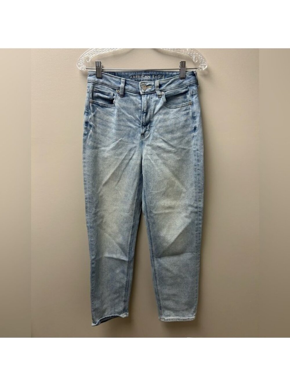 American Eagle Women’s Mom‎ Straight Leg Jeans Light Wash